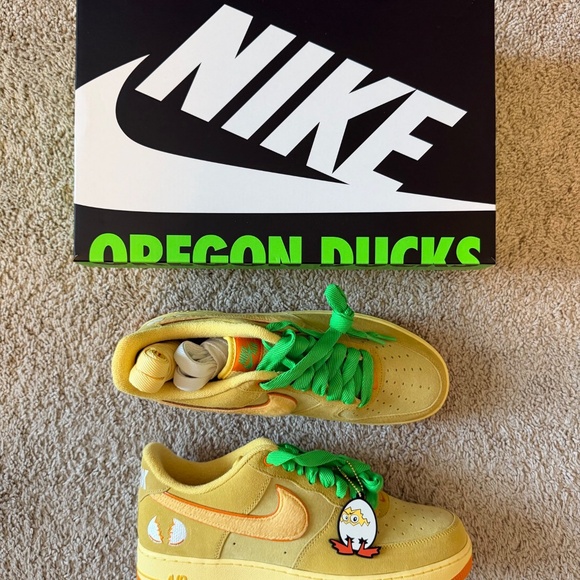 Nike Air Force 1 AF1 - Oregon "Ducks of a Feather" DOAF - 'Duck or Egg' Size 12 - Picture 1 of 5